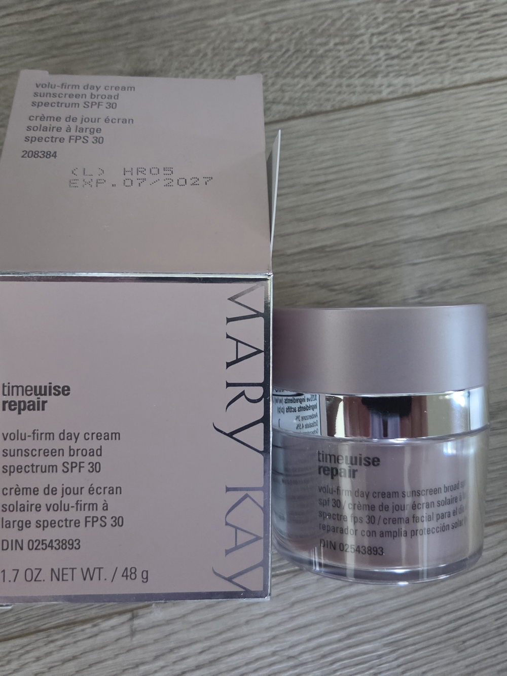 Mary Kay Timewise Repair Volu-Firm Day Cream - Pale Pink Jar & Box